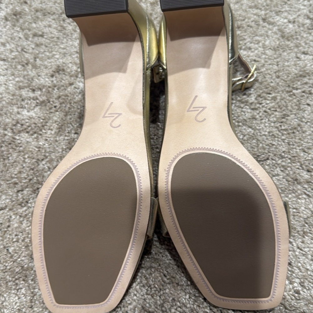 Naturalizer Elegant Gold Women's Sandals - Picture 4 of 8